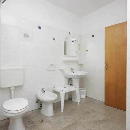 With Parking Space Icici, Opatija - 7763 Apartment *